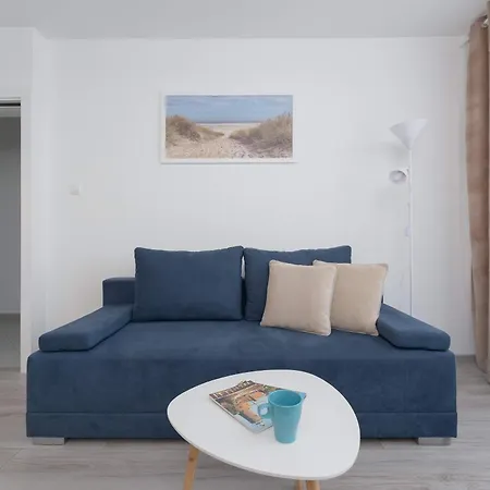 Stylish With A Balcony Near Center By Renters *