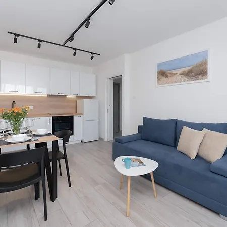 Stylish With A Balcony Near Center By Renters