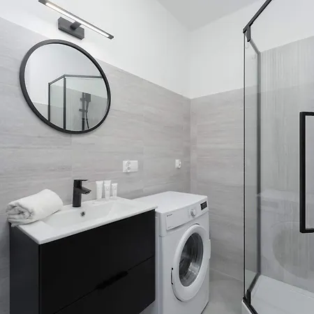 Stylish With A Balcony Near Center By Renters Kolobrzeg